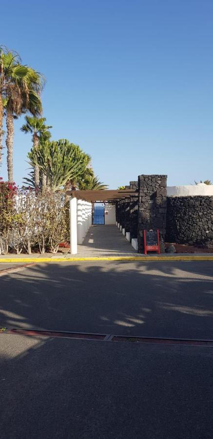 Playa Roca Bungalows Costa Teguise Luaran gambar