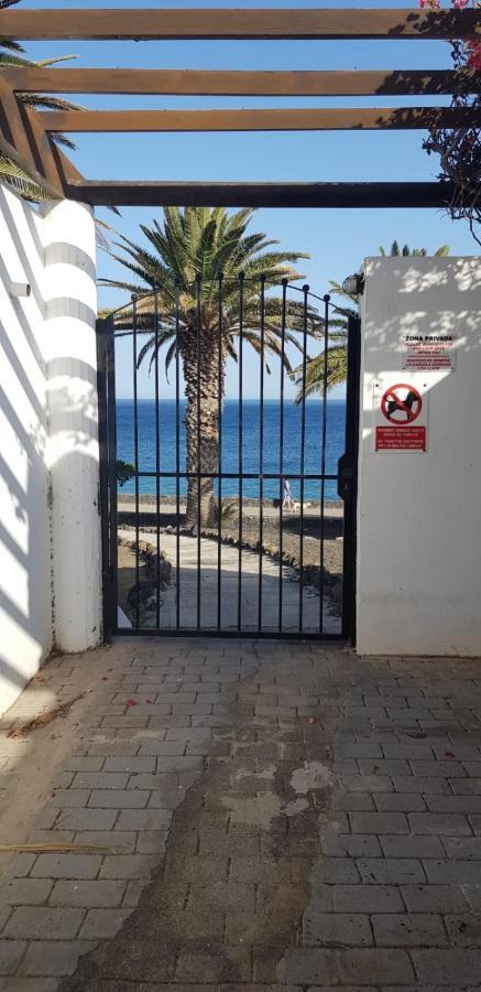 Playa Roca Bungalows Costa Teguise Luaran gambar